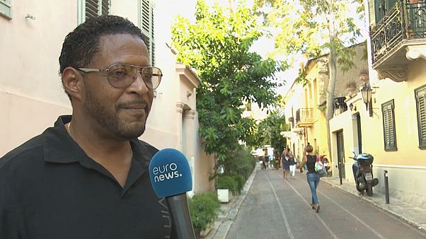 Βόλτα στην Αθήνα με τον «ζωντανό θρύλο» Χαβιέ Σοτομαγιόρ Βόλτα στην Αθήνα με τον «ζωντανό θρύλο» Χαβιέ Σοτομαγιόρ
