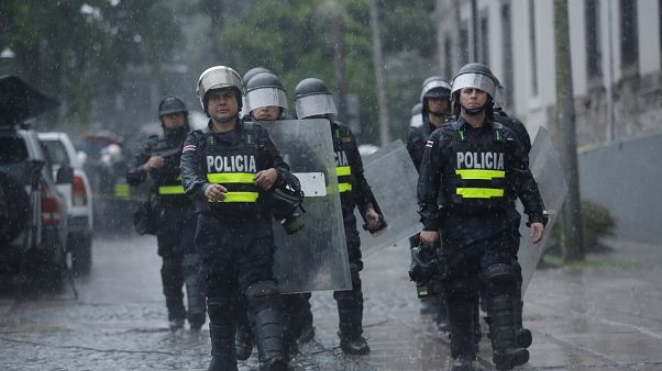 La Policía entra en la Universidad de Costa Rica para detener a estudiantes La Policía entra en la Universidad de Costa Rica para detener a estudiantes