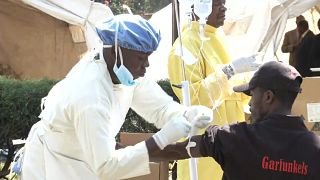 В Зимбабве пытаются одолеть холеру