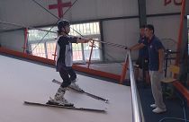 شاهد :  مزارعون وأطباء يتزلجون استعداداً للألعاب الأولمبية في بكين