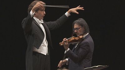 Στραβίνσκι από το βιολονίστα Λεωνίδα Καβάκο στο Λουξεμβούργο 