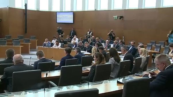 Bizalmat kapott a kisebbségi koalíciós kormány Szlovéniában Bizalmat kapott a kisebbségi koalíciós kormány Szlovéniában