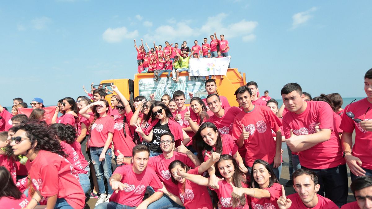متطوعون في اليوم العالمي للتنظيف من أذربيجان