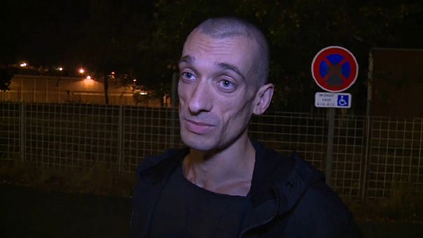 Павленский на свободе в ожидании суда Павленский на свободе в ожидании суда