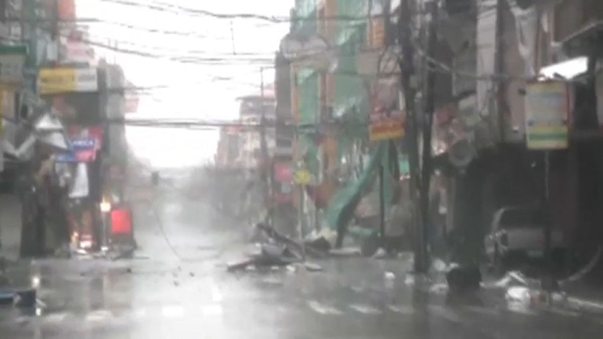 Mangkhut deixa pelo menos oito mortos em Luzón