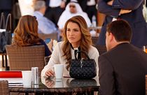 الملكة رانيا العبد الله تُحرج نائبا أردنيا عبر تويتر