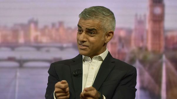 Londra Belediye Başkanı Khan: Brexit yeniden halk oylamasına sunulmalı Londra Belediye Başkanı Khan: Brexit yeniden halk oylamasına sunulmalı