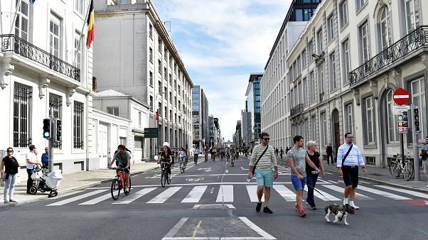 Boldog gyalogosok, dühöngő autósok Párizsban Boldog gyalogosok, dühöngő autósok Párizsban