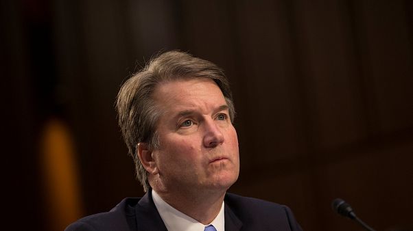 Mulher que acusa Kavanaugh sai do anonimato Mulher que acusa Kavanaugh sai do anonimato