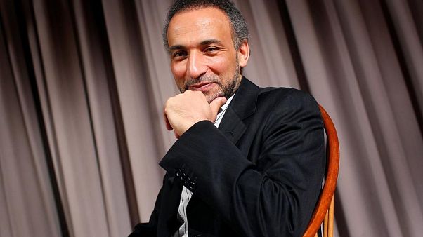 فضيحة جنسية جديدة تلاحق حفيد مؤسس جماعة الإخوان فضيحة جنسية جديدة تلاحق حفيد مؤسس جماعة الإخوان