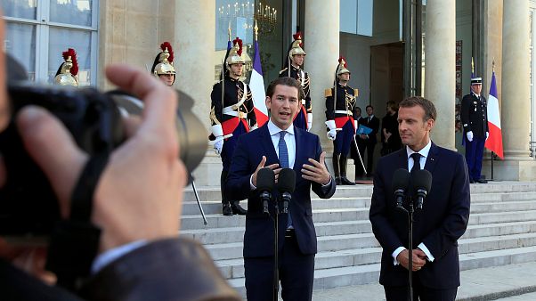 Το μεταναστευτικό στην ατζέντα Μακρόν - Κουρτς Το μεταναστευτικό στην ατζέντα Μακρόν - Κουρτς