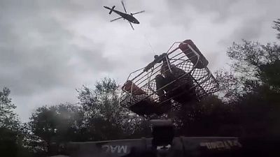 ویدئو؛‌ عملیات نجات زن سالخورده گرفتار در طوفان فلورانس با هلیکوپتر