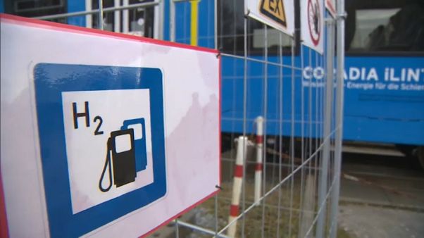 Emissionsfrei: Erster Brennstoffzellenzug rollt in Niedersachsen Emissionsfrei: Erster Brennstoffzellenzug rollt in Niedersachsen