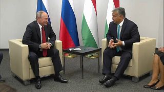 Orban trotzt Brüssel und trifft Putin
