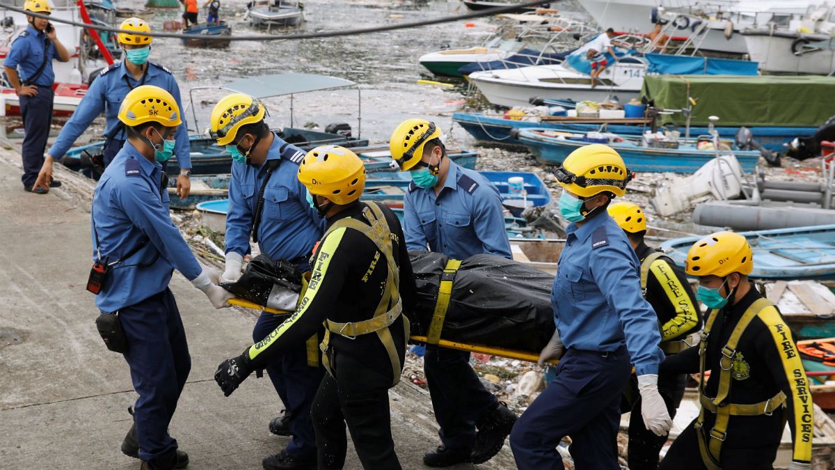 Le chaos à Hong Kong après le typhon Mankghut 