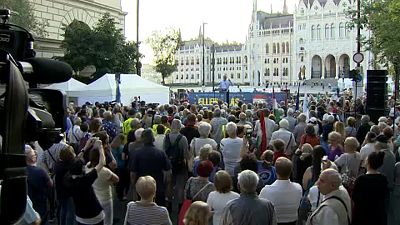بدء سلسلة من المظاهرات تهدف لإسقاط رئيس الوزراء المجري أوربان