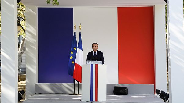 Emmanuel Macron atravessa o primeiro momento conturbado no Eliseu Emmanuel Macron atravessa o primeiro momento conturbado no Eliseu