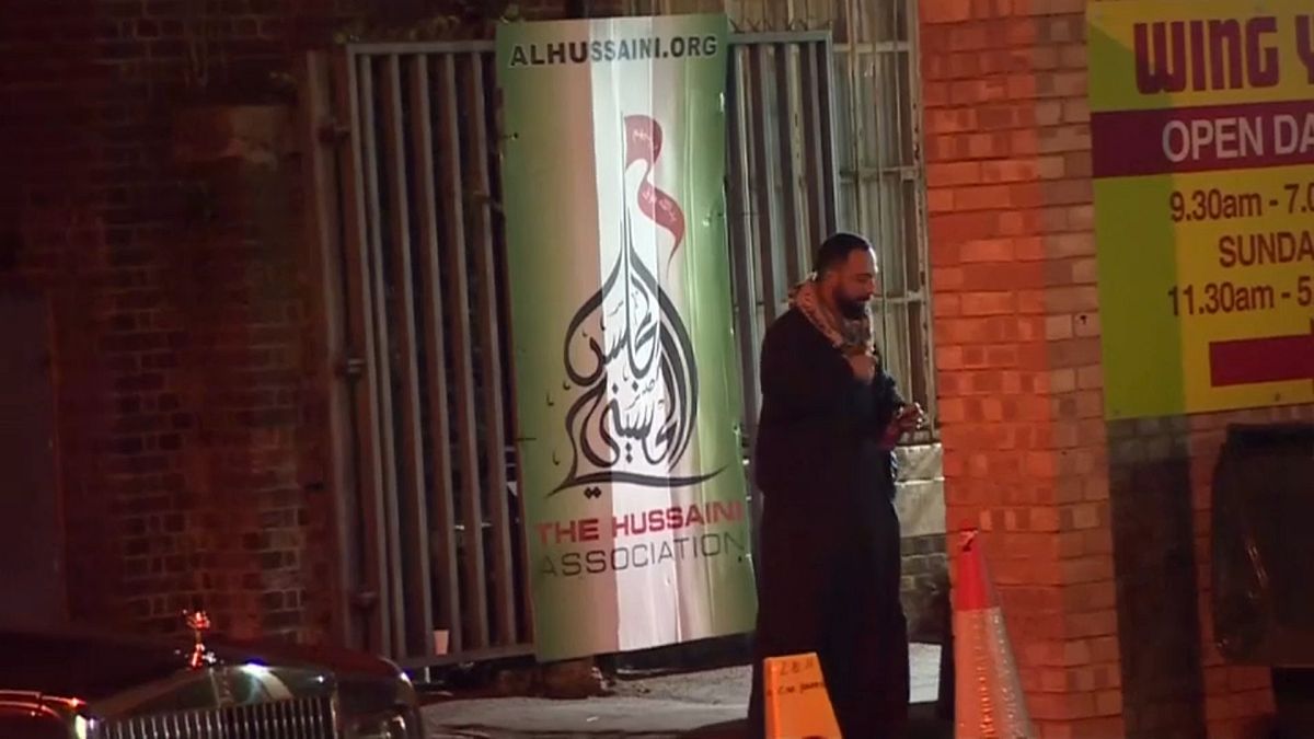 التجمع الإسلامي في لندن حيث اصطدمت سايرة بممر مشاة