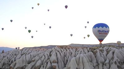 Kapadokya semalarında balonların dansı