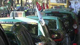 Portogallo: taxisti in piazza contro Uber