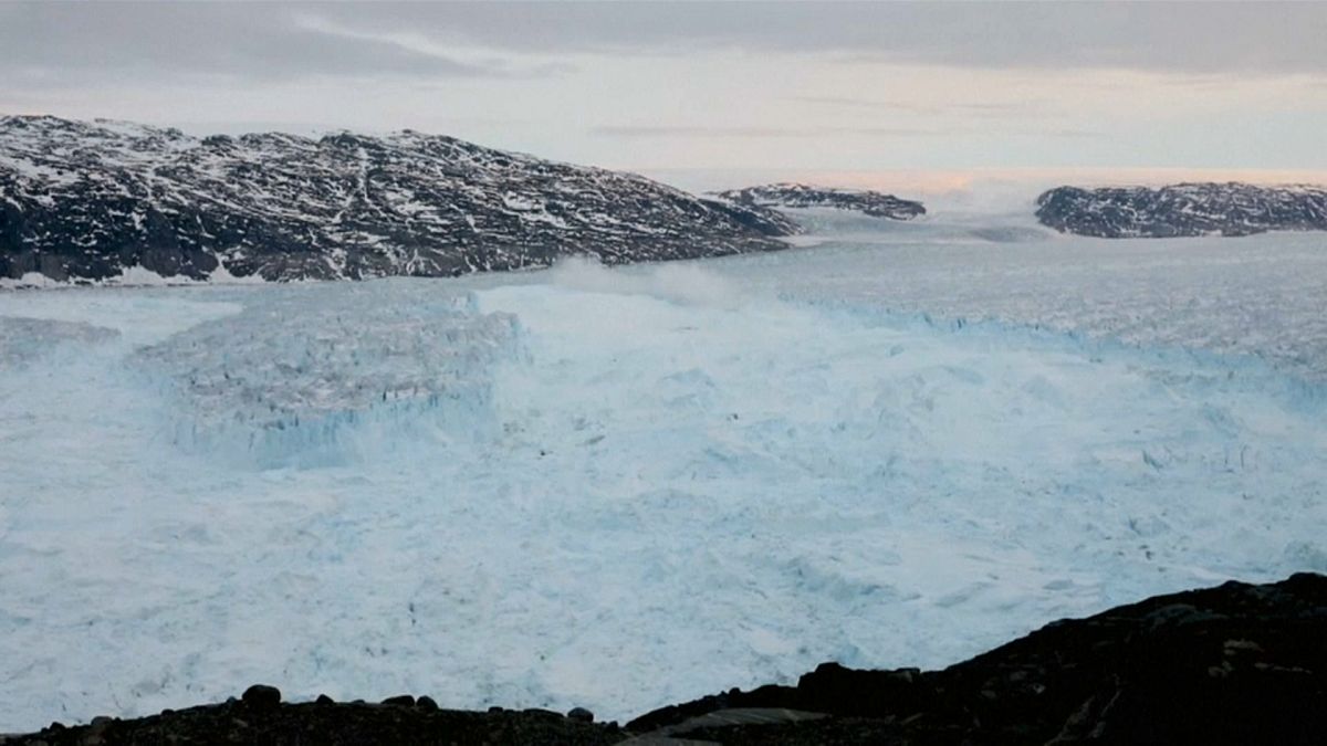 الانهيارات الجليدية تتسبب بارتفاع منسوب مياه البحار عالميا... وعلماء يحذرون