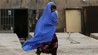 مرگ و میر هنگام زایمان ۵ برابر بیشتر از جنگ در میان زنان افغان قربانی می‌گیرد
