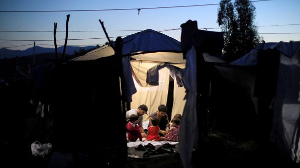 Συνεχίζονται οι ροές προσφύγων στα νησιά - Δεν βελτιώνεται η κατάσταση Συνεχίζονται οι ροές προσφύγων στα νησιά - Δεν βελτιώνεται η κατάσταση