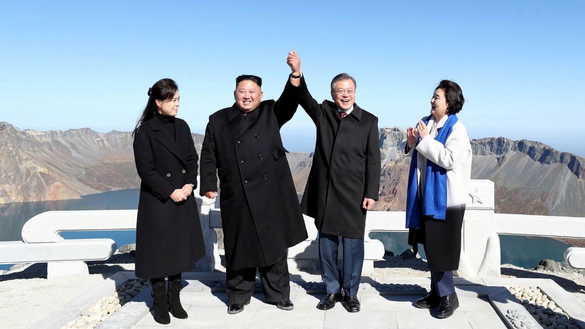 Moon Jae-in and North Korean leader Kim Jong Un