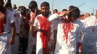 Blutiges Trauerritual: Schiiten begehen Aschura