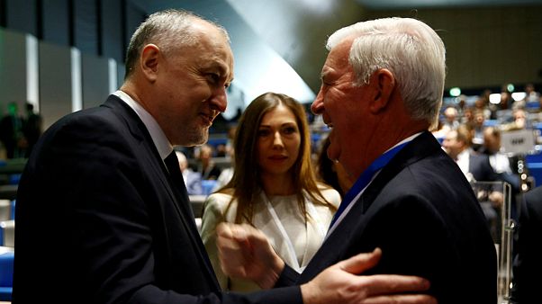 Craig Reedie, presidente da AMA, com Yuri Ganus, diretor da RUSADA Craig Reedie, presidente da AMA, com Yuri Ganus, diretor da RUSADA
