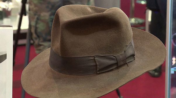 Chapéu de Indiana Jones e casaco de Han Solo vão a leilão Chapéu de Indiana Jones e casaco de Han Solo vão a leilão
