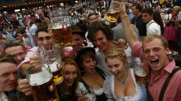 Dünyanın en büyük bira festivali Octoberfest'ten #MeToo dayanışması Dünyanın en büyük bira festivali Octoberfest'ten #MeToo dayanışması