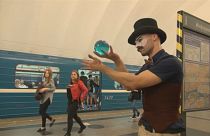 Le jongleur du métro de Saint Pétersbourg