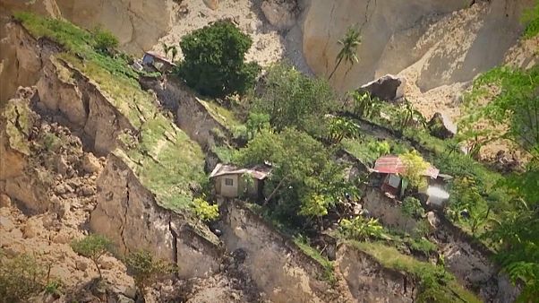 Numerosos muertos y desaparecidos tras un deslizamiento de tierra en Filipinas Numerosos muertos y desaparecidos tras un deslizamiento de tierra en Filipinas