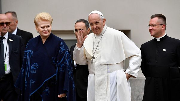 En Lituanie, le pape dénonce ceux qui veulent "éliminer et expulser les autres" En Lituanie, le pape dénonce ceux qui veulent "éliminer et expulser les autres"