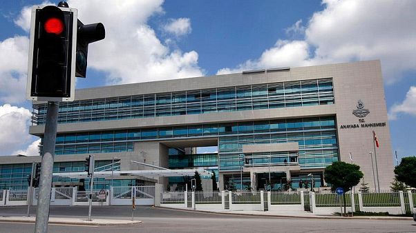 Anayasa Mahkemesi'ne 6 yılda 200 bin başvuru, rekor 2016'da Anayasa Mahkemesi'ne 6 yılda 200 bin başvuru, rekor 2016'da
