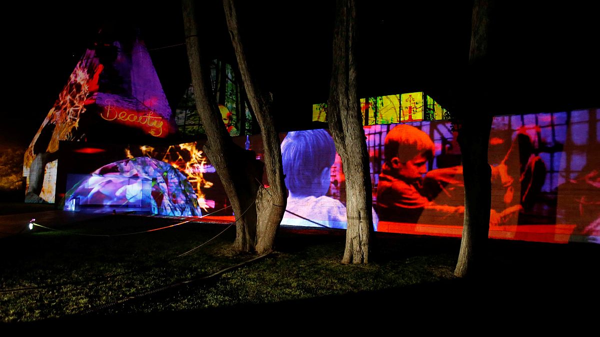 Cascais, col festival 'Lumina' la città si veste di luci colorate