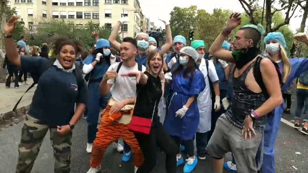 Techno Parade 20 yaşında: Dans etmekten hiçbir şey alıkoyamaz Techno Parade 20 yaşında: Dans etmekten hiçbir şey alıkoyamaz