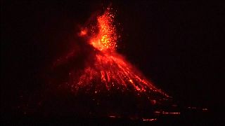 ثوران بركان أناك كراكتاو في إندونيسيا