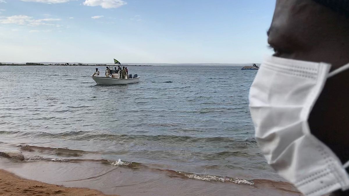 Lago Victoria: Un nuevo superviviente entre al menos 225 cadáveres