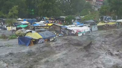 فيضانات تجتاح منطقة كولو شمالي الهند