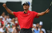 Golfçü Tiger Woods 5 yıl aradan sonra 80. şampiyonluğunu kazandı