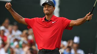 Golfçü Tiger Woods 5 yıl aradan sonra 80. şampiyonluğunu kazandı