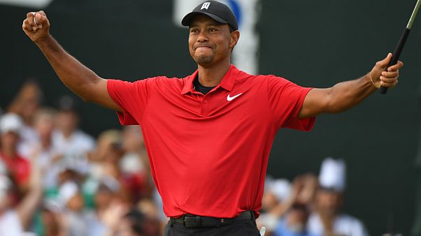 Cinco anos depois, Tiger Woods volta a triunfar Cinco anos depois, Tiger Woods volta a triunfar