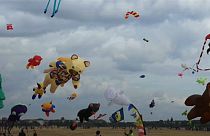 Berlin's Tempelhofer hosts kite-flying festival