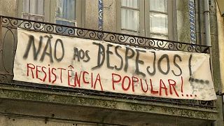 البرتغاليون يحتجون على احتلال السياح لمدنهم وبيوتهم