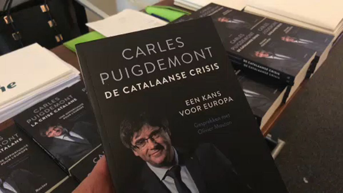 Puidgemont racconta la crisi catalana in un libro