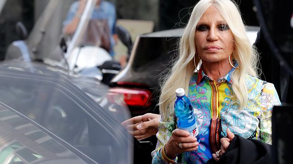 Kétmilliárd dollárért vásárolja fel a Michael Kors a Versacét Kétmilliárd dollárért vásárolja fel a Michael Kors a Versacét