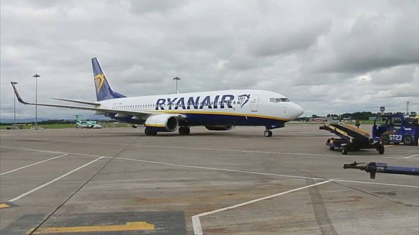 Ryanair отменяет рейсы из-за забастовки Ryanair отменяет рейсы из-за забастовки