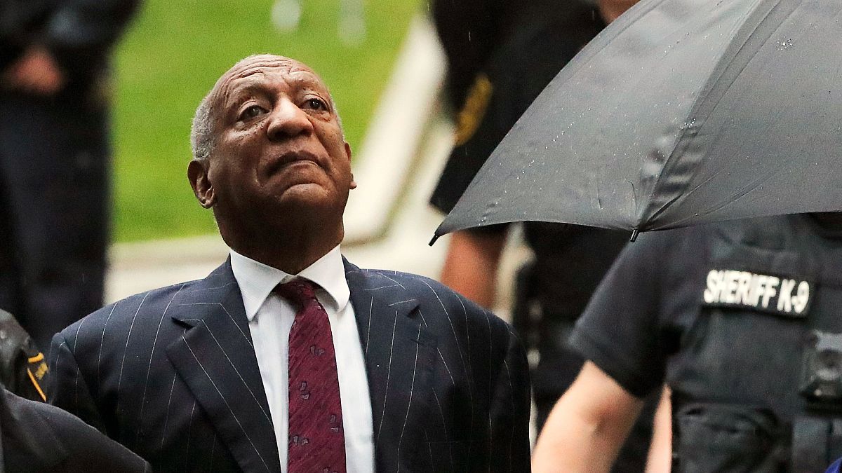 ABD'li ünlü komedyen Bill Cosby 3 ila 10 yıla kadar hapis cezası aldı